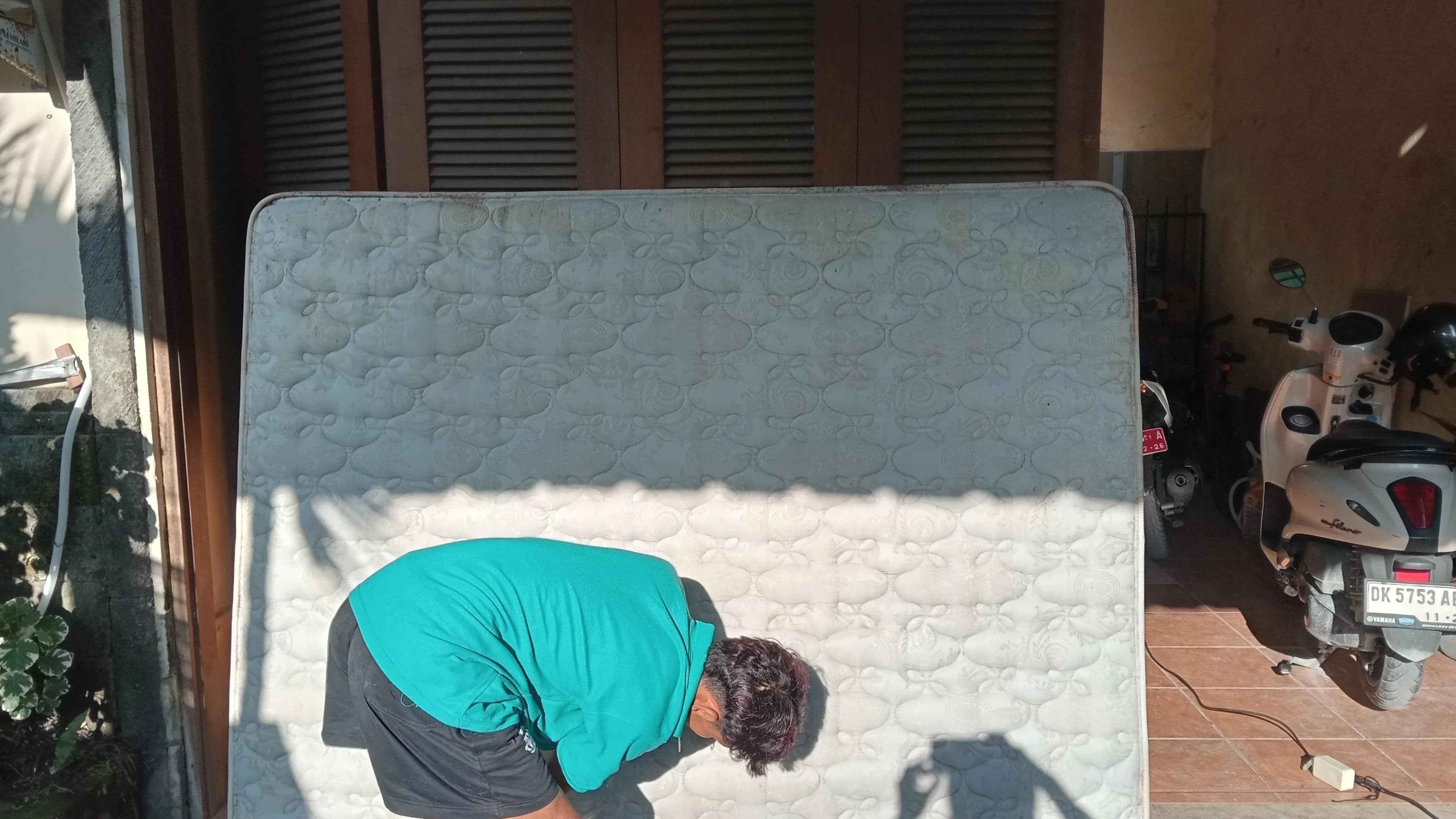 Thumbnail: Jasa Cuci Springbed di Bali — Bebas Tungau & Kutu Busuk Panggilan